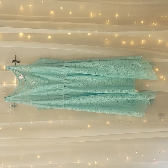 Mint green lace handkerchief dress size xl - Picture 2 of 8